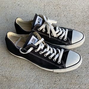 Black Converse low tops